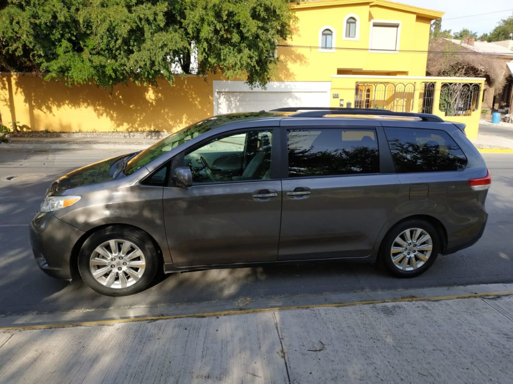 Toyota Sienna Limited 2012