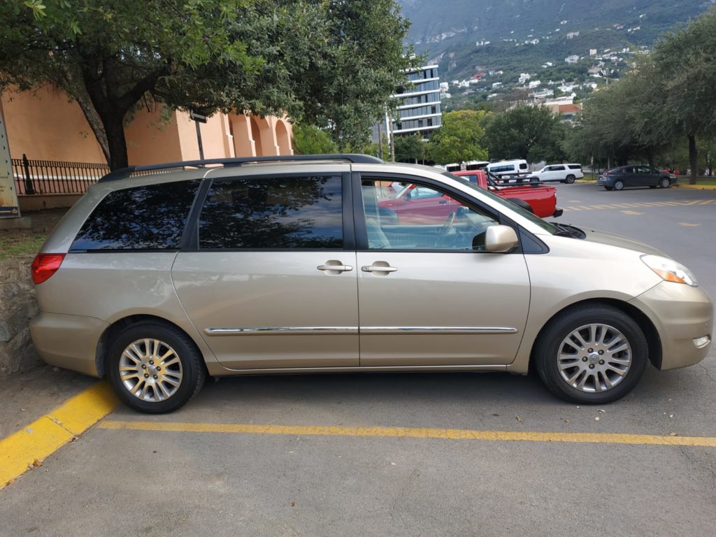 TOYOTA SIENNA LIMITED 2008