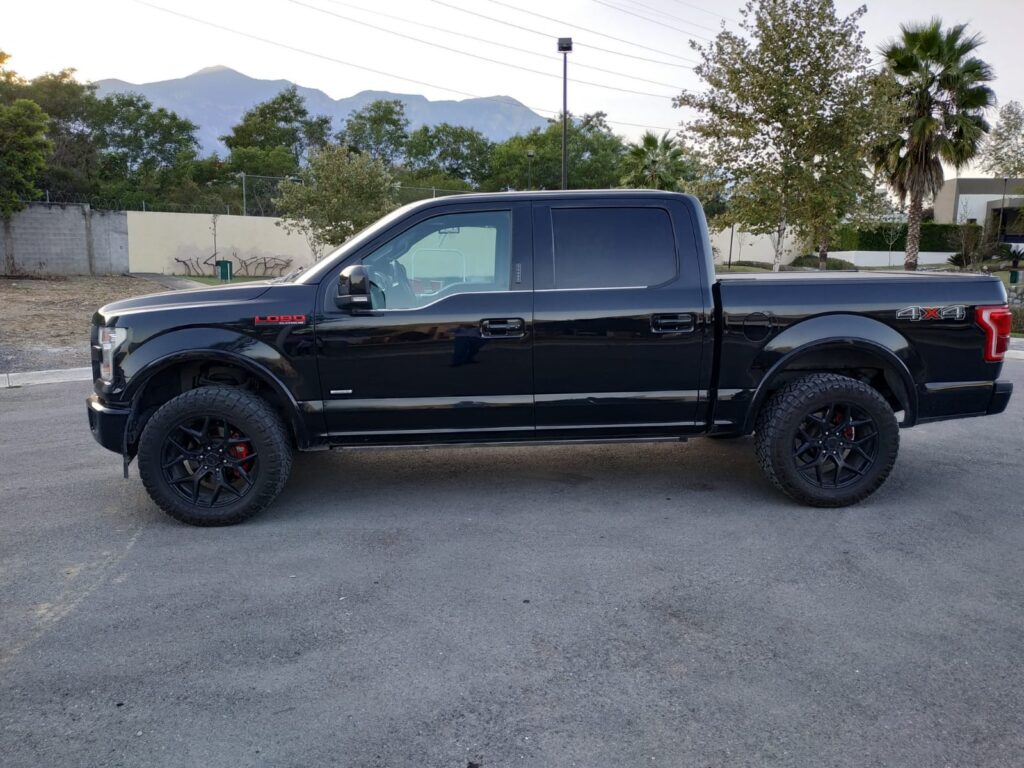 Ford Lobo Platino 4X4 2017