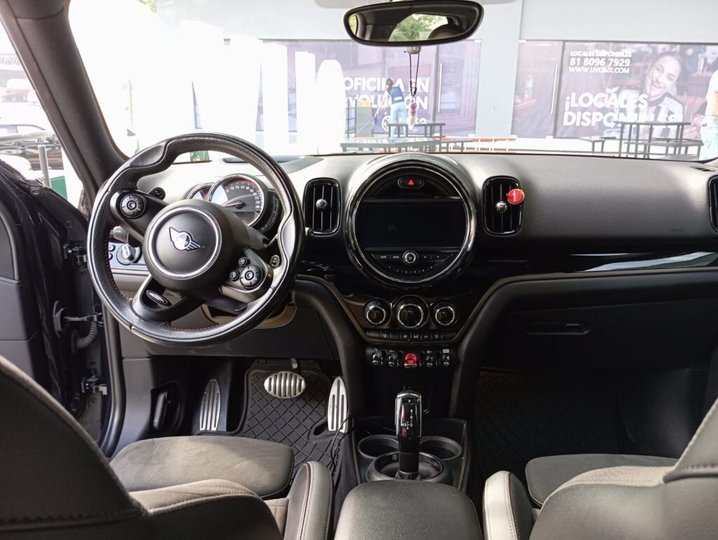 Mini Cooper Countryman John Cooper Works 9