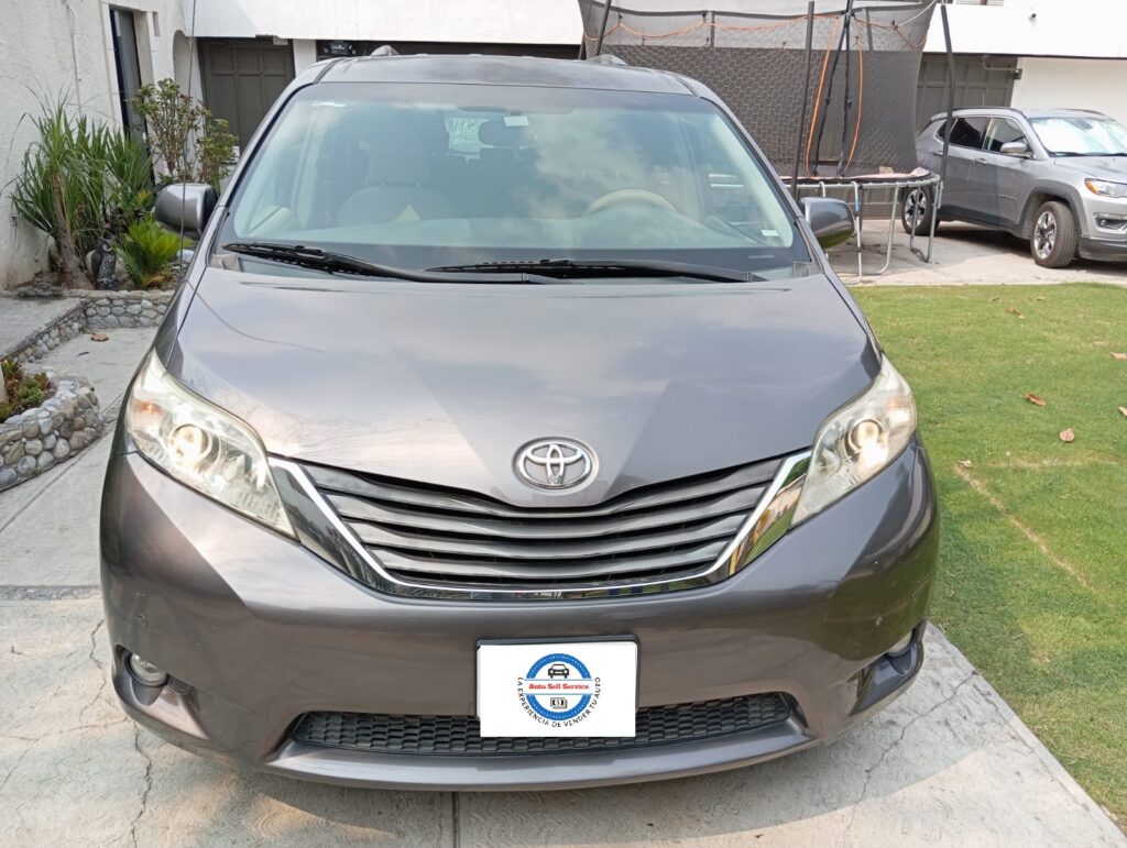 Toyota Sienna Xle 2011 2