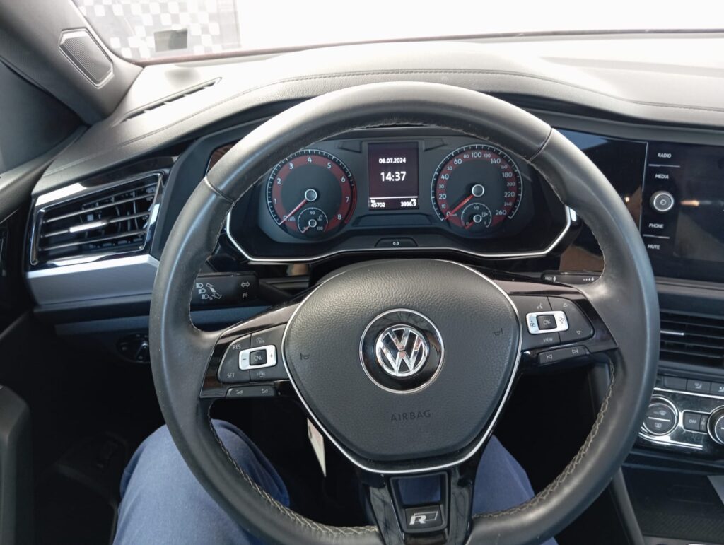 Volkswagen Jetta R Line 2021 11