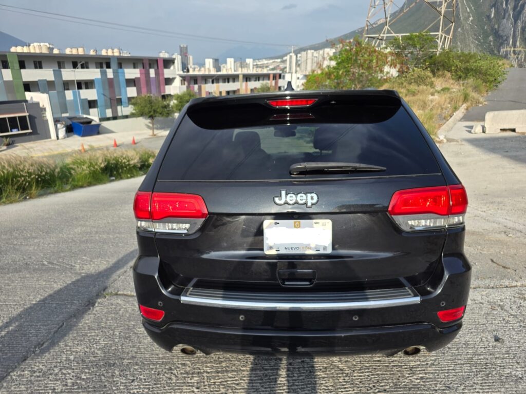 Jeep Grand Cherokee 2014 V6 4x4 6