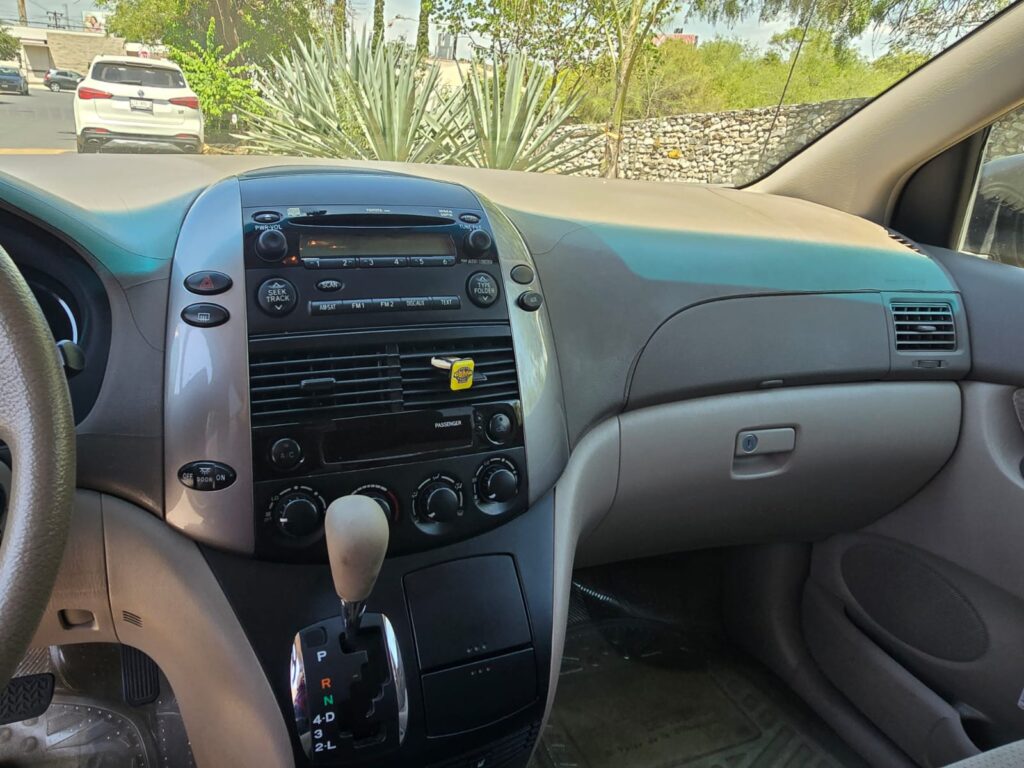 Toyota Sienna Le 2007 13
