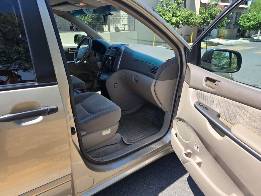 Toyota Sienna Le 2007 14