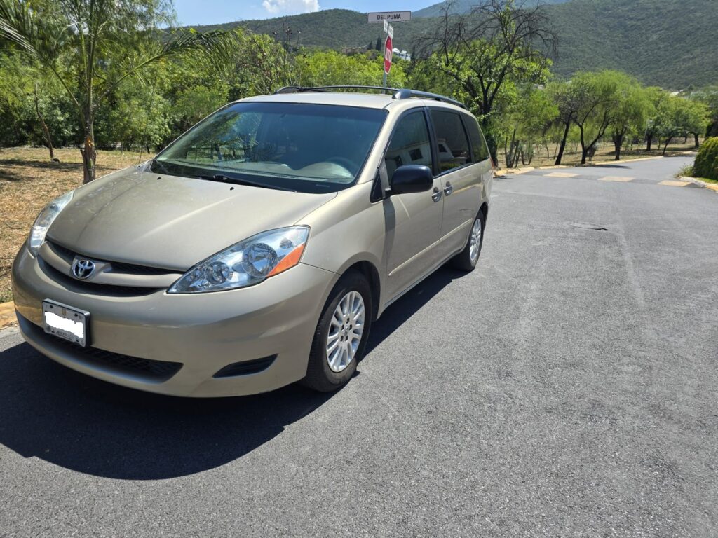 Toyota Sienna Le 2007 2