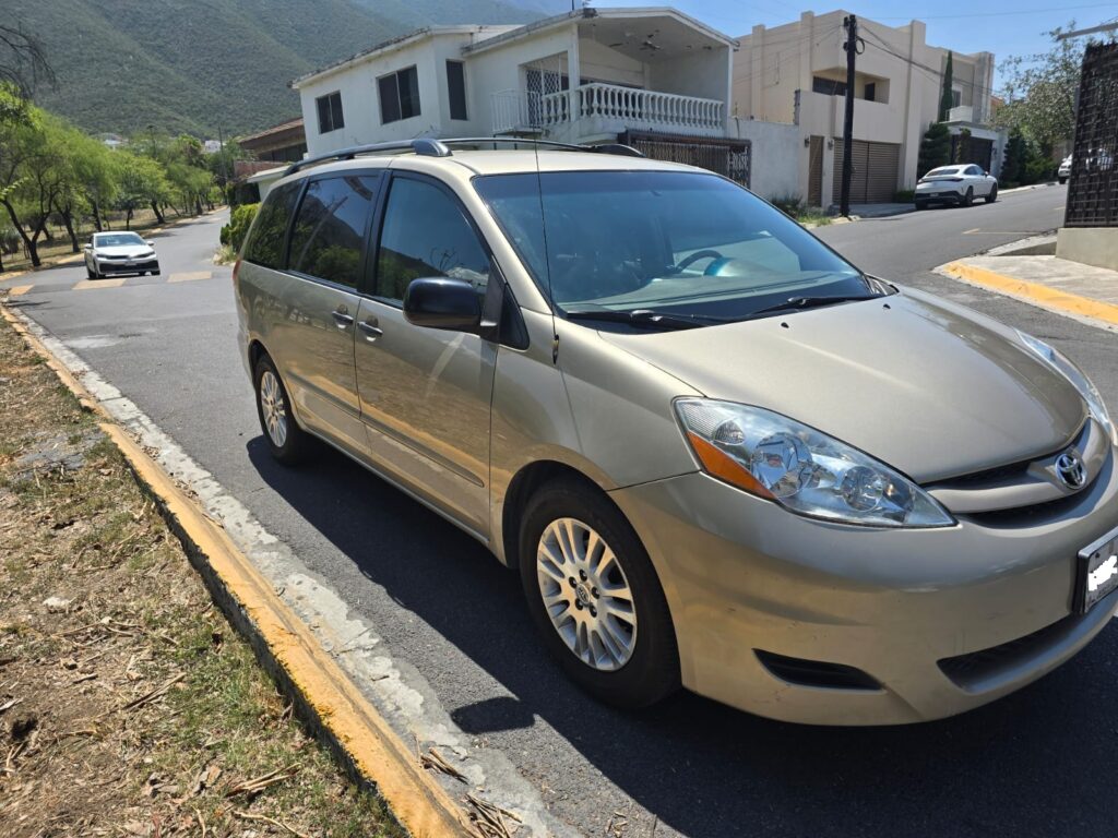 Toyota Sienna Le 2007 8