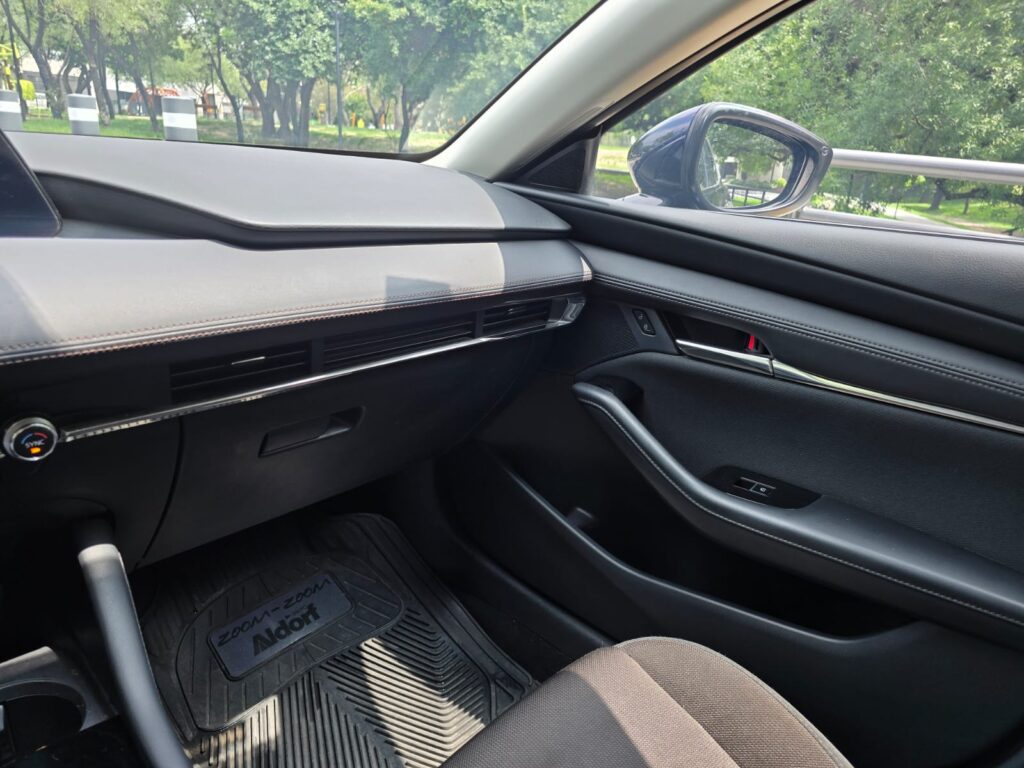 Mazda 3 i sport 2023 13