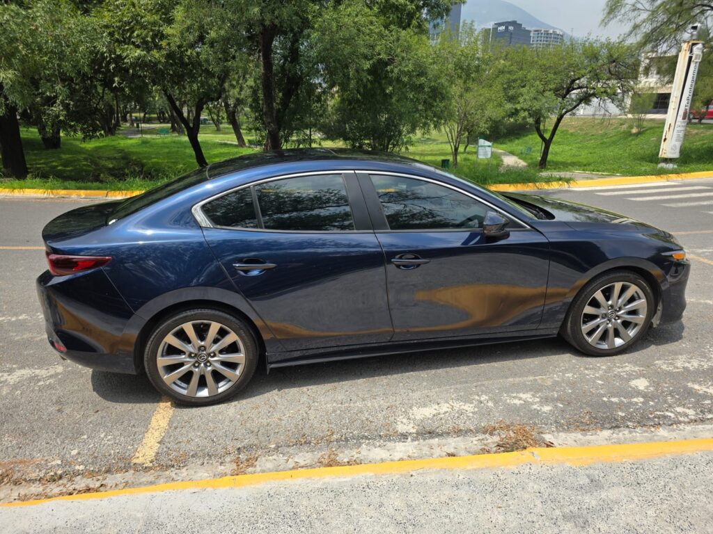 Mazda 3 i sport 2023 4
