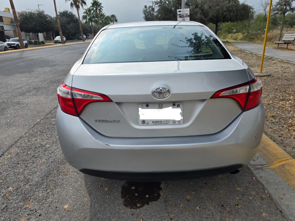 Toyota corolla base 2015 6