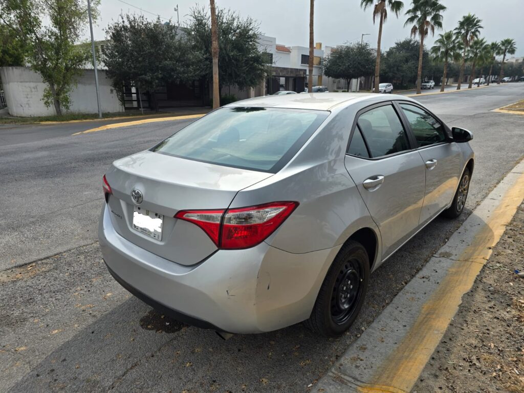 Toyota corolla base 2015 7