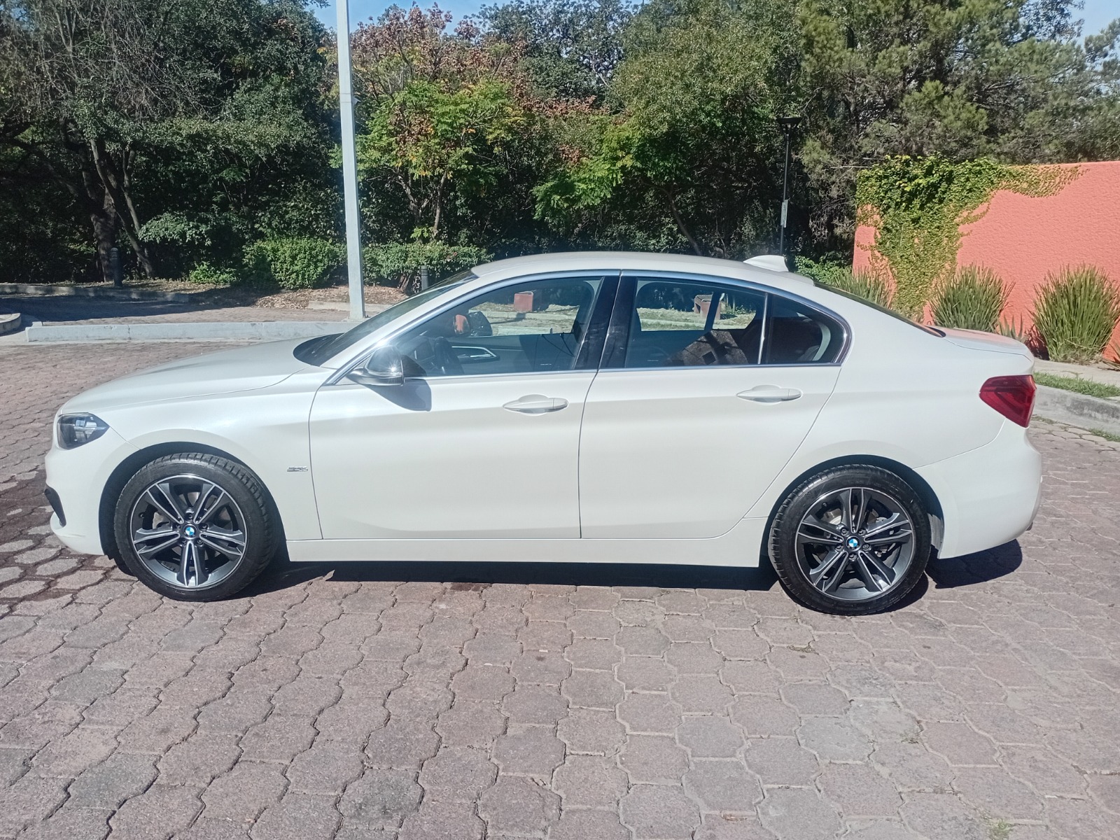 BMW 118 I Sedan Sport Line 2019