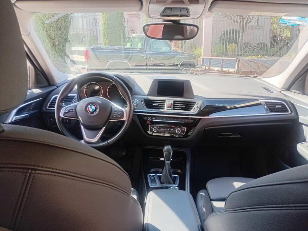 BMW 118 I Sedan Sport Line 2019